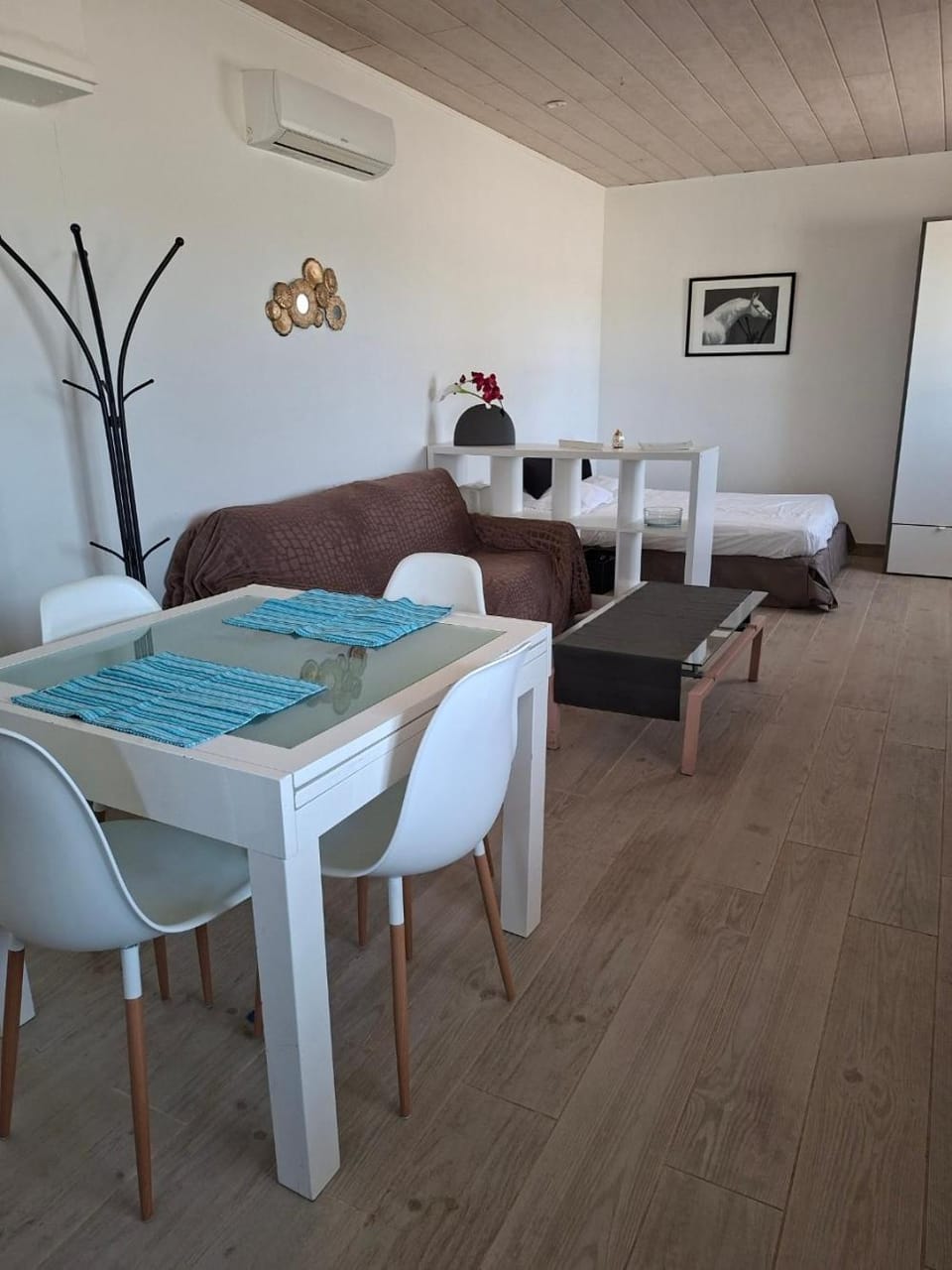 Petite maison au coeur des vignes et des chevaux Apartment in Nouvelle-Aquitaine