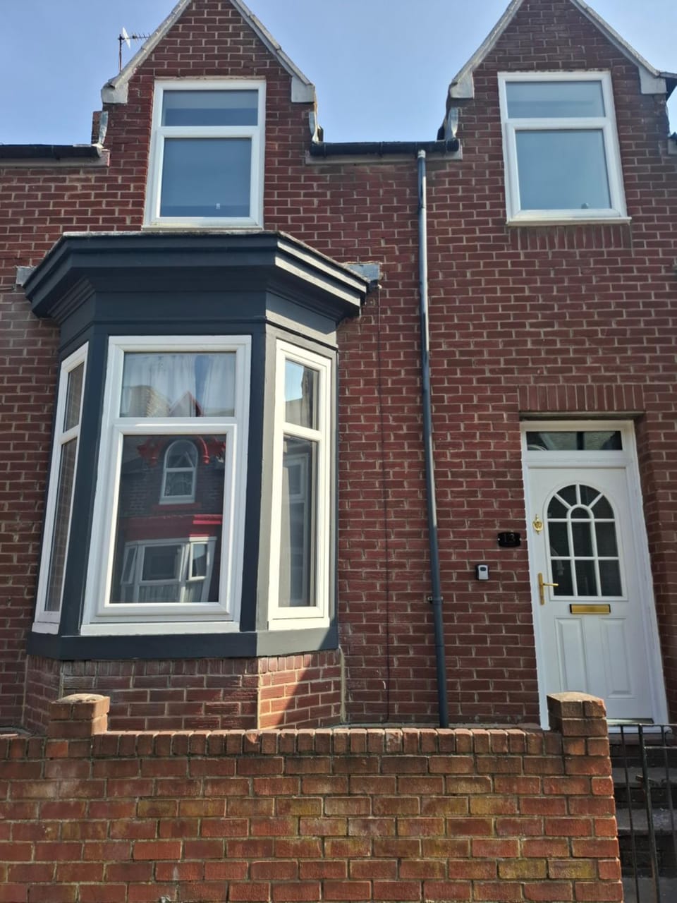 Alice Place 4BR WiFi free parking smart tv House in Sunderland