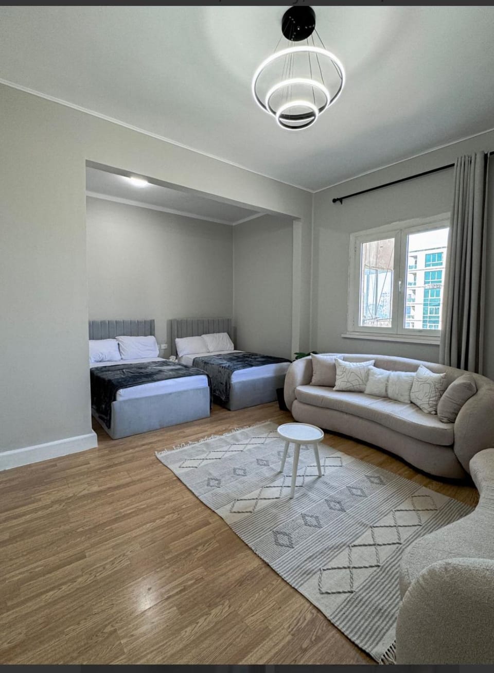 Luxurious Furnished Stay with Partial Nile View, Prime Location Apartment in Cairo