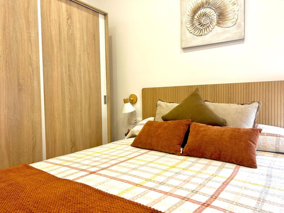 Bed, Bedroom, wardrobe