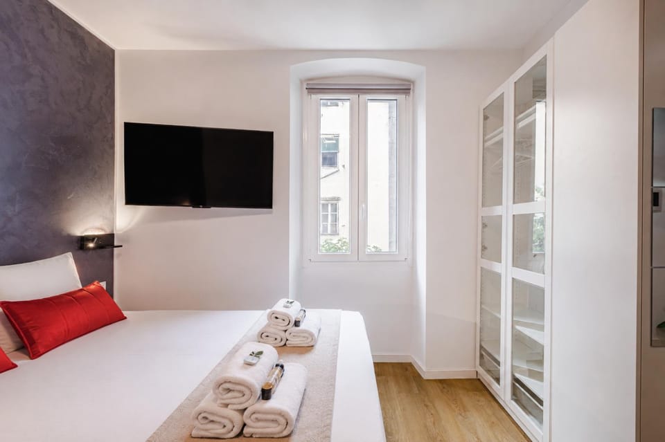 TV and multimedia, wardrobe