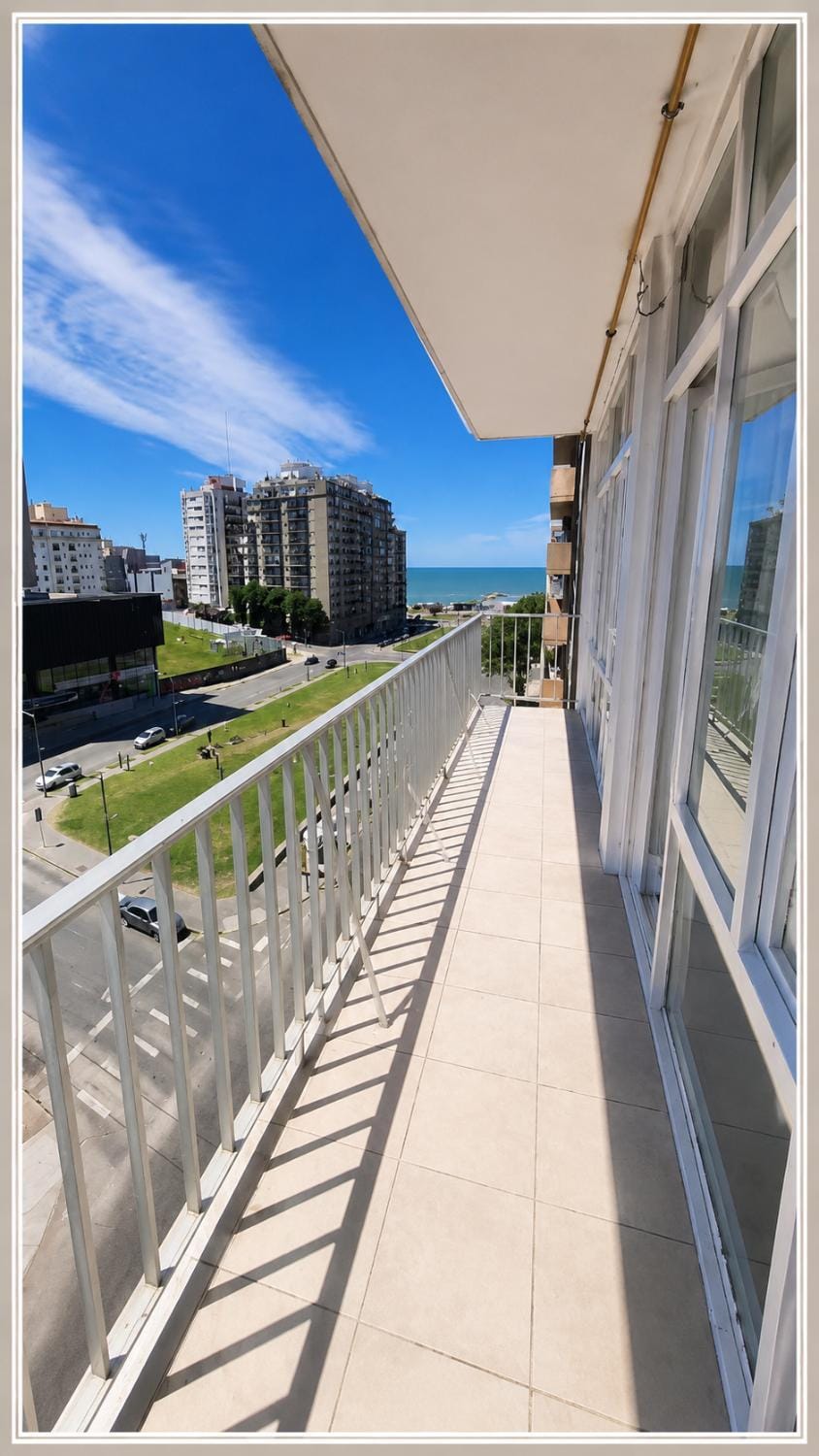 View (from property/room), Balcony/Terrace, City view, Sea view