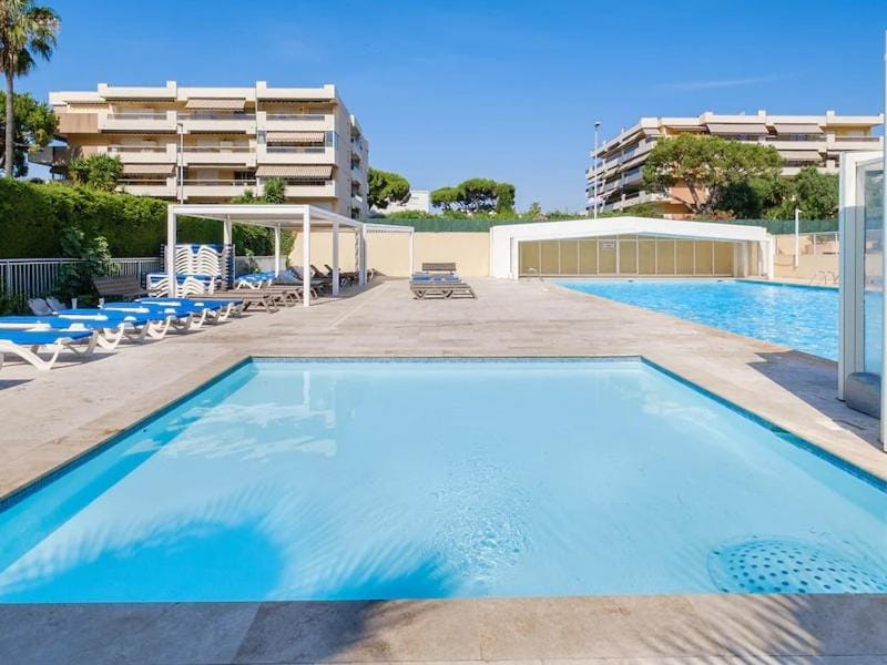 Apartment - Beachfront - Swimming pool - Garage - Tennis Apartment in Cagnes-sur-Mer