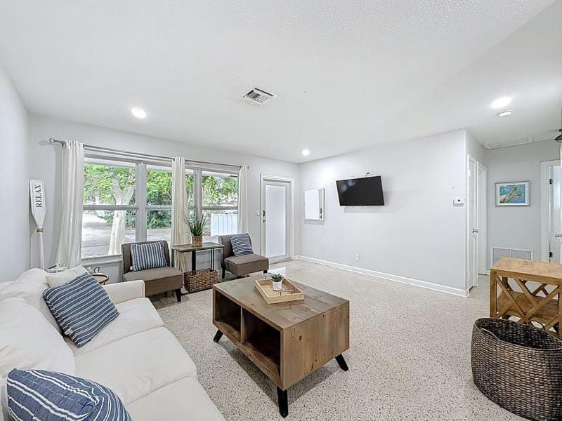 Close to Beaches, Restaurants Cozy 2 bedroom home House in Pompano Beach