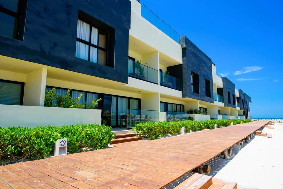 Property building, Facade/entrance, Beach, Sea view