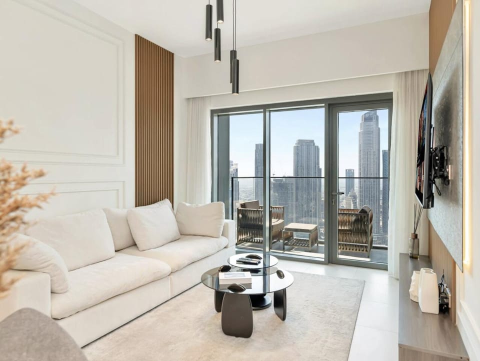 Rovostays Luxury Apartment Near Burj Khalifa and Dubai Mall in Downtown Apartment in Dubai