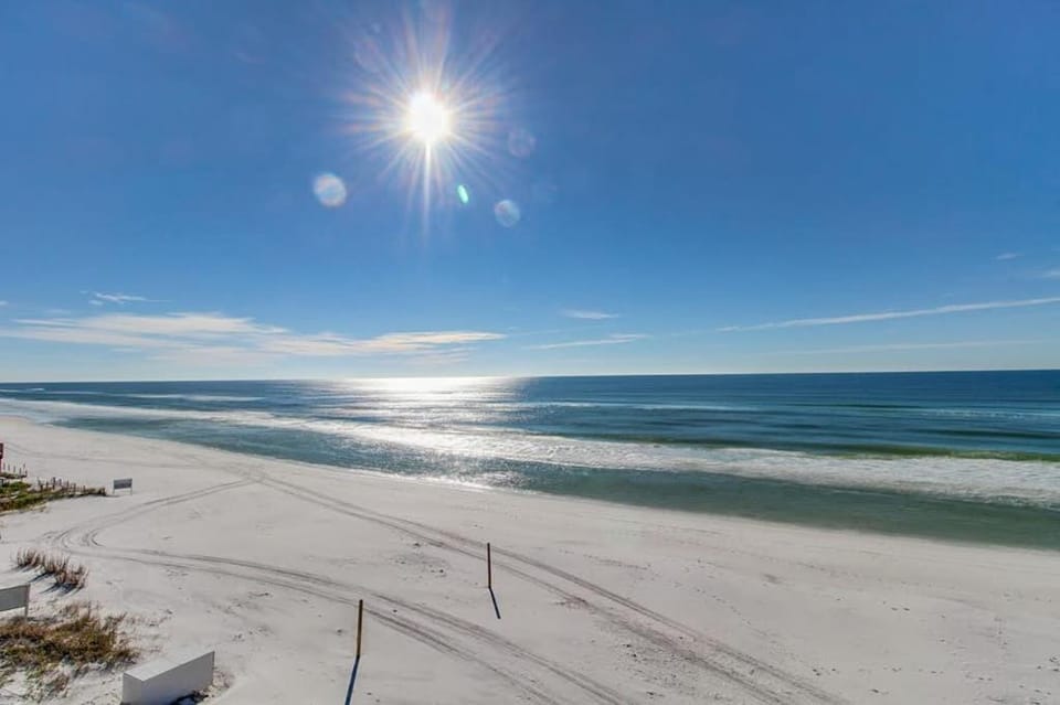 Beautiful resort condo with a shared pool hot tub tennis gym & beach access House in Miramar Beach