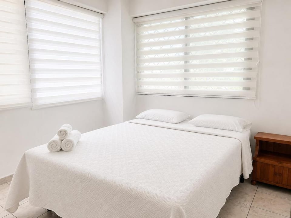 Suite steps from Playa Murciélago In front of the mall Apartment in Manta