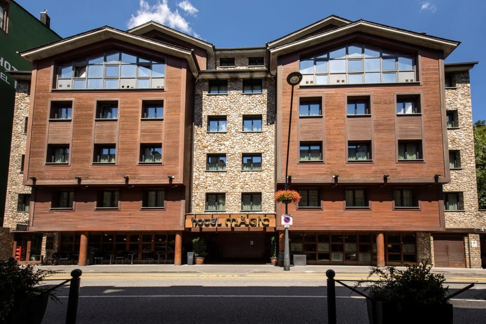 Property building, Facade/entrance