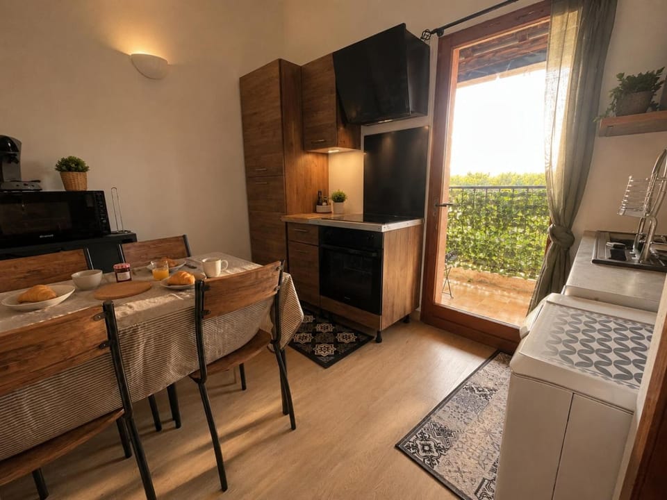T2 meublé, terrasse et plage à deux pas Apartment in Six-Fours-les-Plages