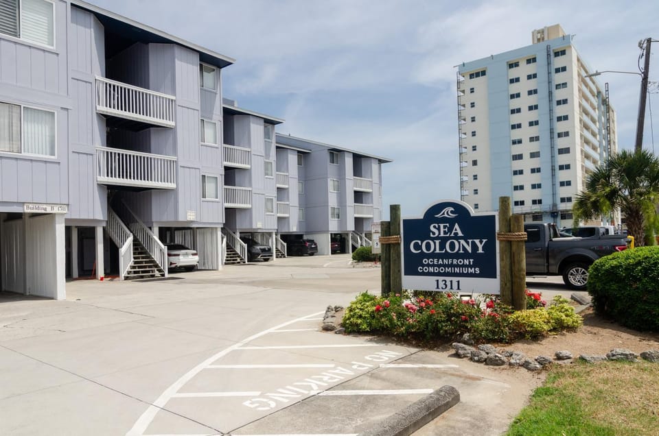 Million Pebbles by Bryant Real Estate House in Carolina Beach