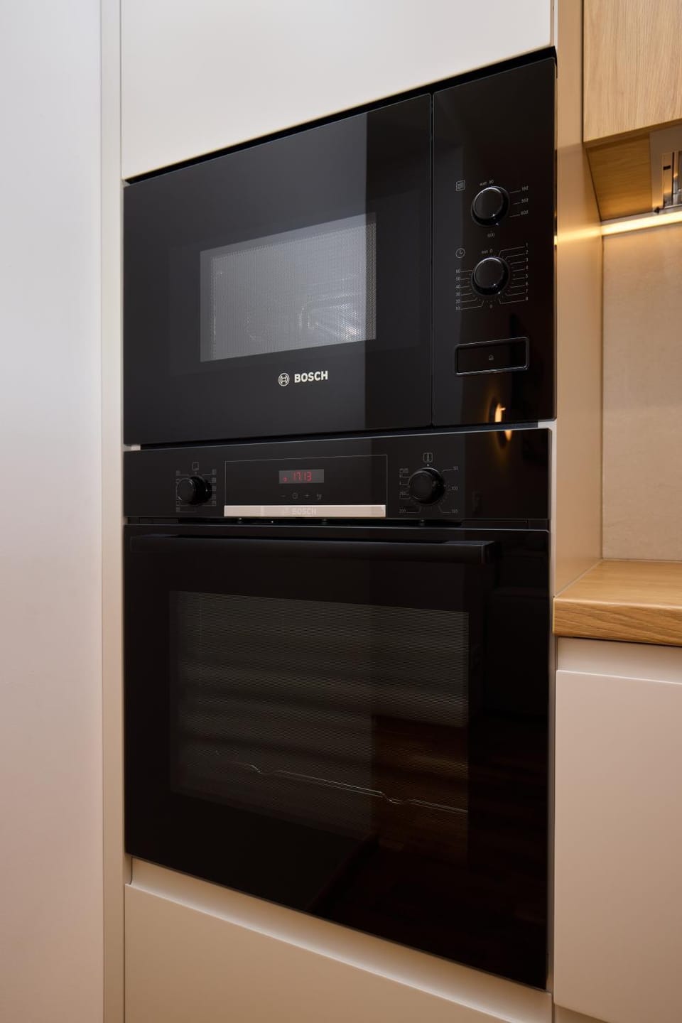 Kitchen or kitchenette, oven