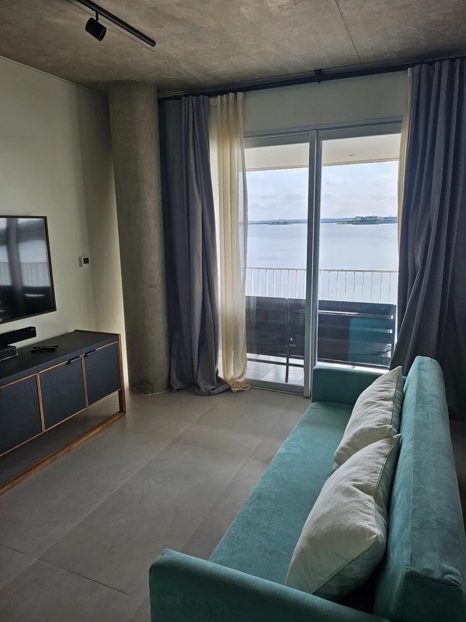 Amazing Waterfront View at Puertos Apartment in Belén de Escobar