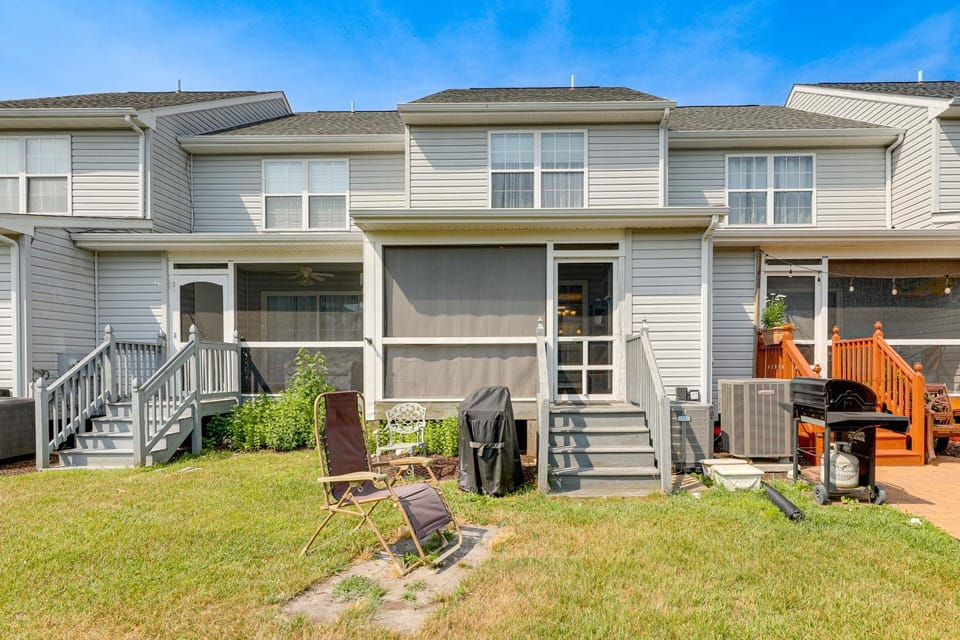 Townhome w/ Sunroom, 2 Mi to Bethany Beach! House in Ocean View