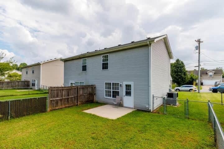 Cozy Clarksville 2BR Duplex Near Fort Campbell House in Clarksville