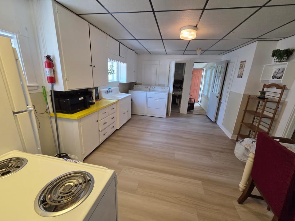 Renovated 3BD apt Pet Friendly and 8 min to beach Apartment in Old Orchard Beach