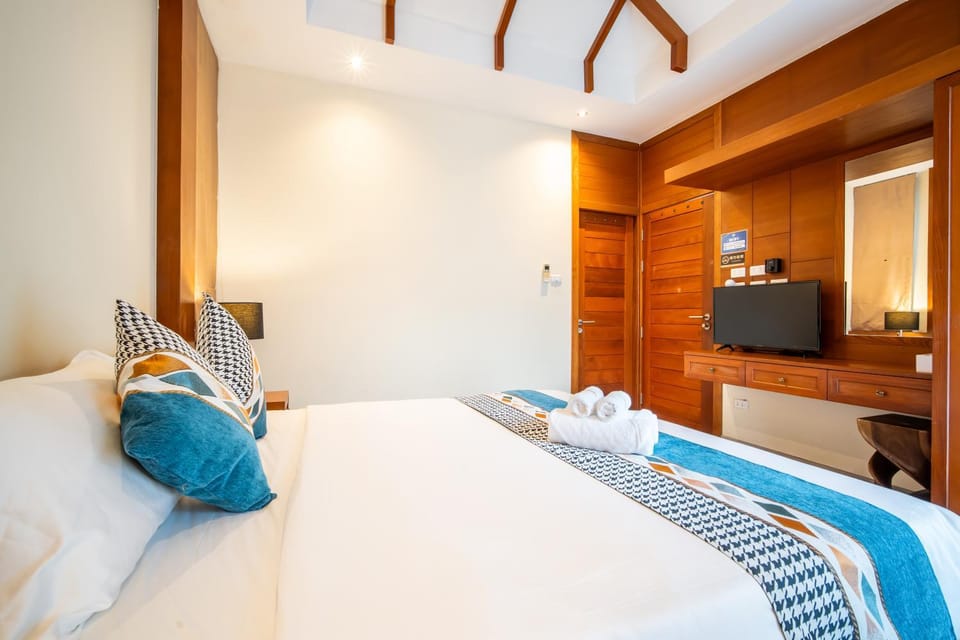 Rawai VIP VIllas 2D13 两卧室精装泳池别墅 步行到拉威海滩3分钟 拉威中心生活便利 Villa in Rawai