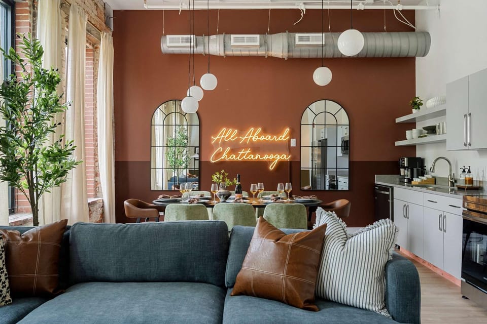 Luxury Loft Exposed Brick Walk to Southside House in Chattanooga