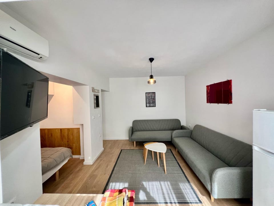 Flora Home 3 Apartment in Tirana