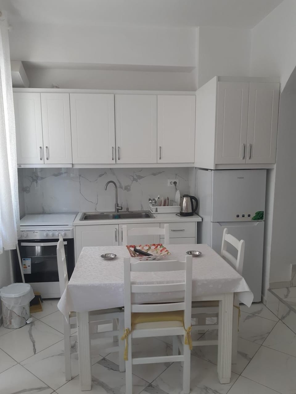 Kitchen or kitchenette, Dining area, stove, toaster