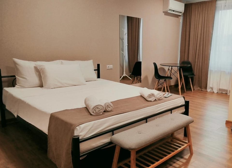Bed, Bedroom, towels, air conditioner