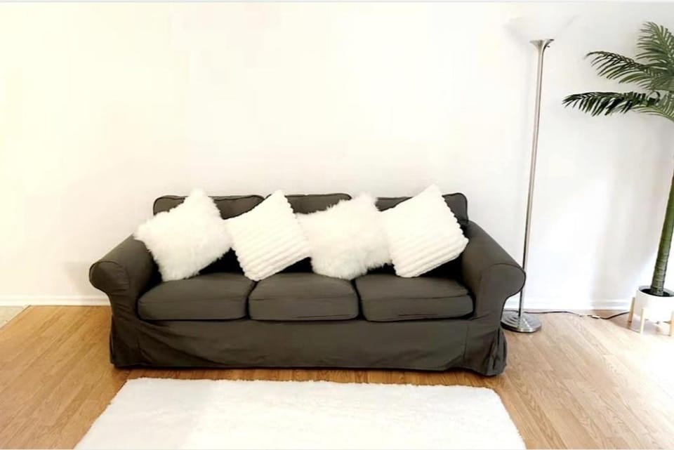 Prime Location - Perfect Corporate Rental condo Apartment in West Hollywood