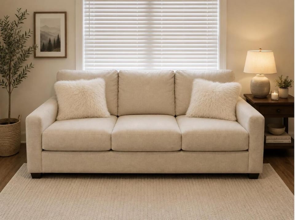 Luxurious Living-Prime Location condo Apartment in Brentwood
