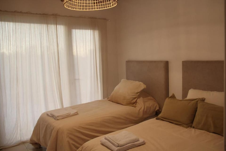 Los Saucos House in Tandil
