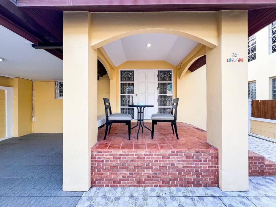 En house or villa House in Patong