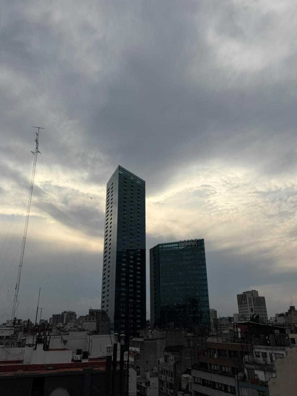 Depto, VISTAS CITY con mini TERRAZA! ultimo piso por escalera, A 100 mtrs Florida y galerías Pacífico Apartment in Buenos Aires