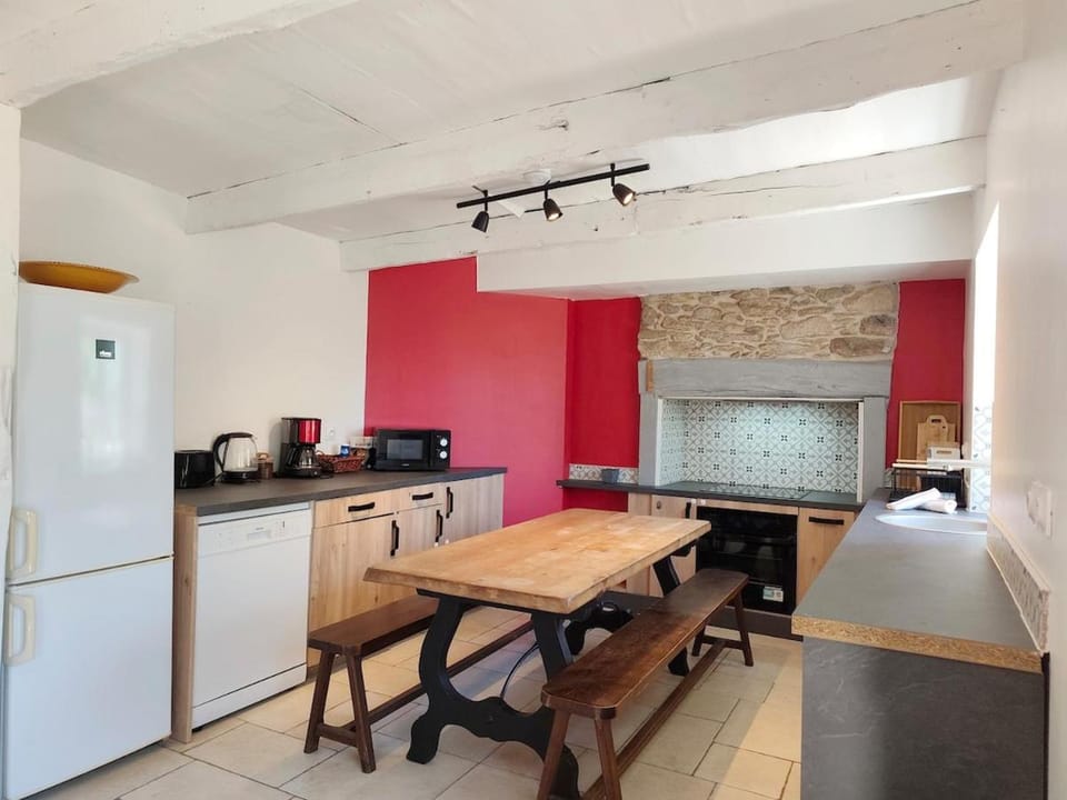 La Salagnac House in Nouvelle-Aquitaine