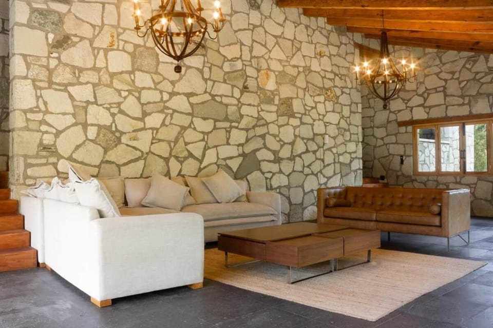 Finca en el Bosque Huasca de Ocampo con Alberca House in Hidalgo, Mexico