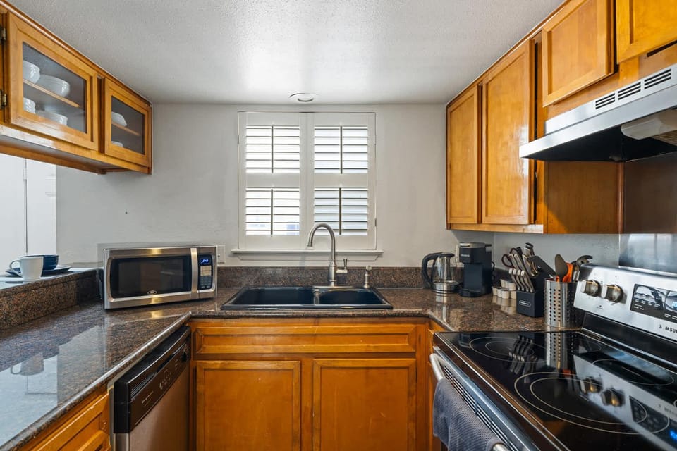 Spacious Austin Loft 4BR Sleeps 12 Apartment in Austin