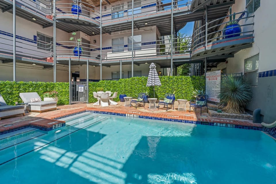 Spacious Austin Loft 4BR Sleeps 12 Apartment in Austin