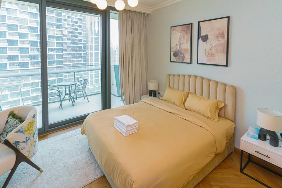 Rovostays Premium City Stay with Burj Views Apartment in Dubai
