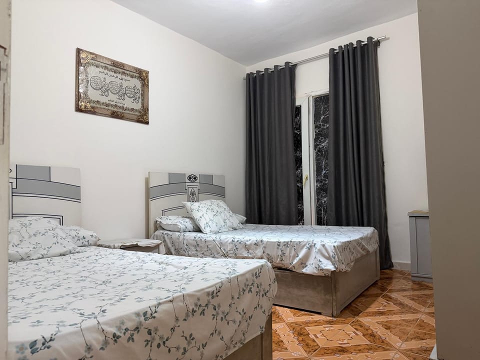 شقة تشطيب وفرش ممتاز بالشيخ زايد Apartment in Egypt