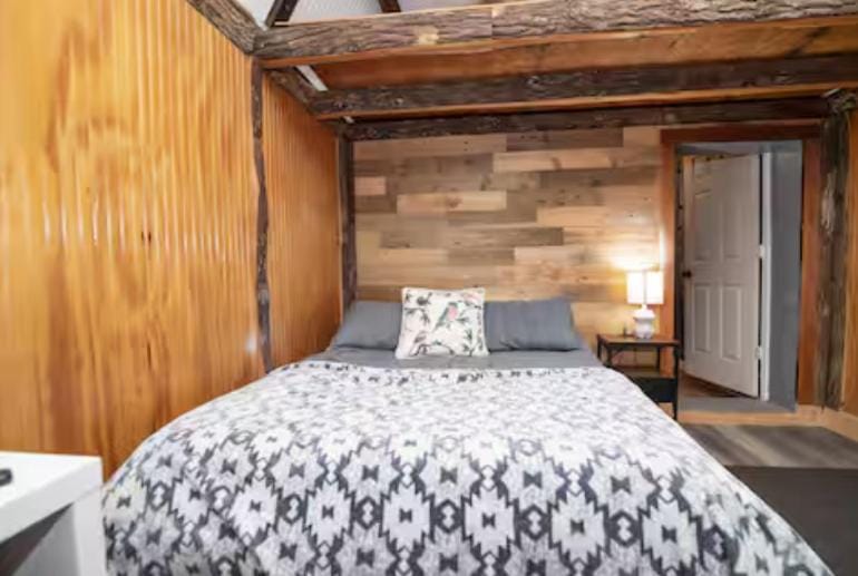 Hunter2 Cabin at Crater Diamonds Cabin in Pike County