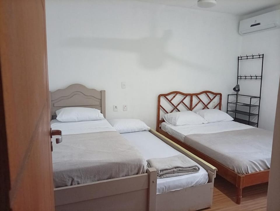 Bed, Photo of the whole room, Bedroom, air conditioner