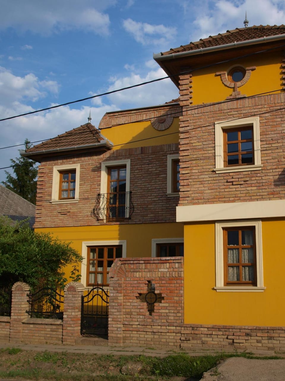 Facade/entrance