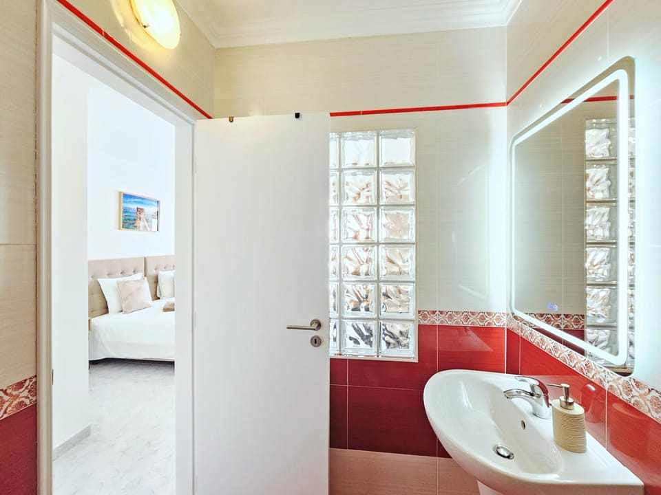 Toilet, Bathroom, Photo of the whole room, Bedroom