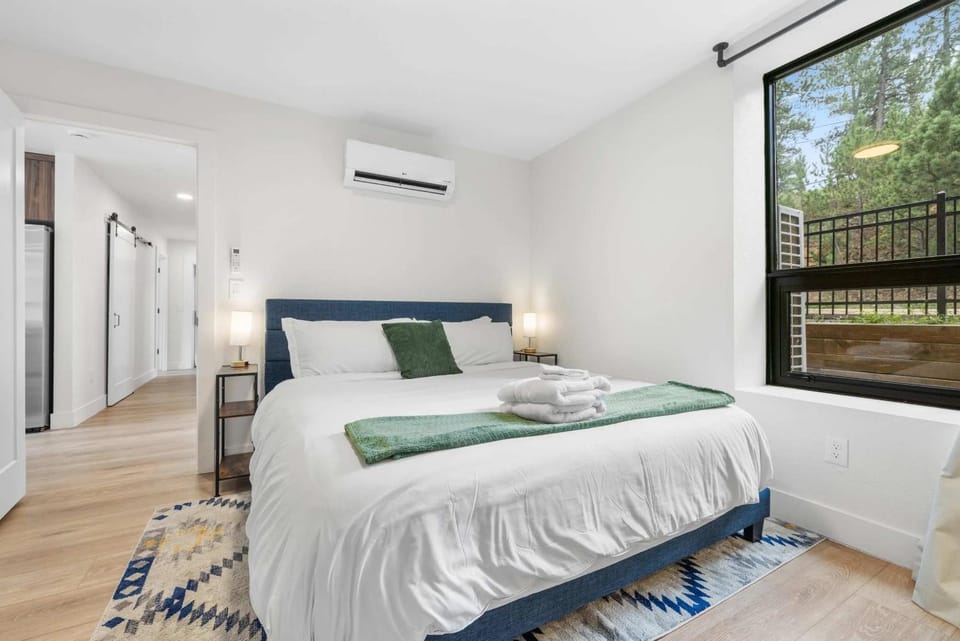 Modern Stay in the Heart of Evergreen Apartment in Evergreen