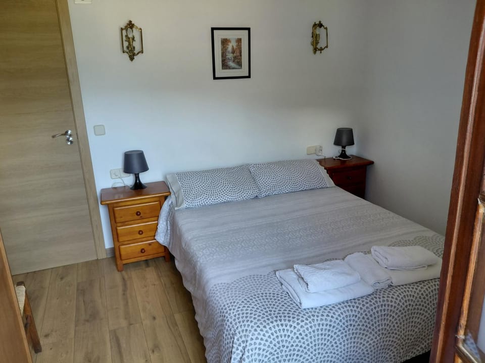 Bed, Photo of the whole room, Bedroom, towels, wardrobe