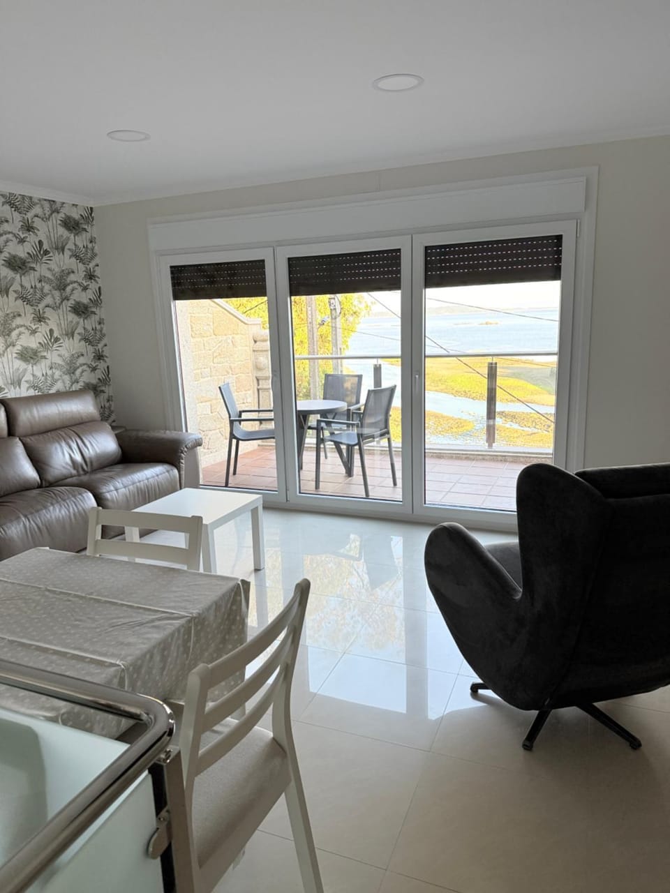 Natural landscape, View (from property/room), Balcony/Terrace, Living room, Seating area, Dining area