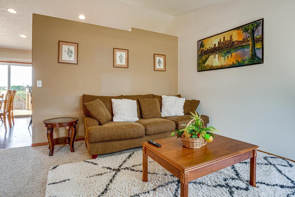 Deck & Yard! Moorhead Getaway Near Downtown Fargo House in Moorhead