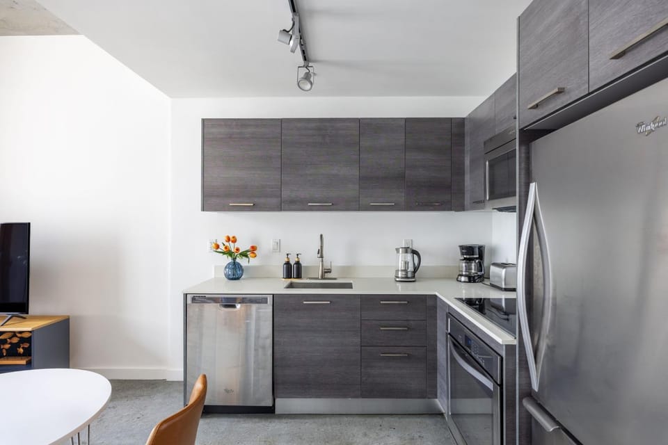 Chic Studio by Brickell & Miami Beach WD Pool Gym Apartment in Miami