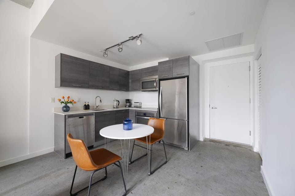 Chic Studio by Brickell & Miami Beach WD Pool Gym Apartment in Miami