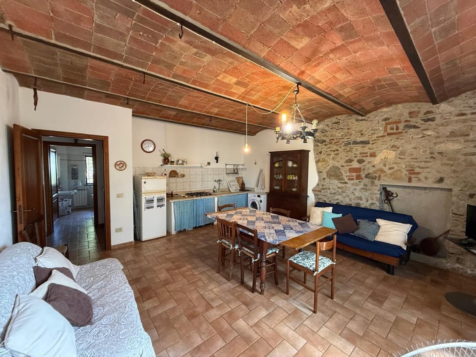 Kitchen or kitchenette, Living room, kitchen