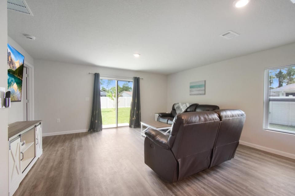 Spacious 4BR Palm Coast Home Near Beach & Golf Apartment in Palm Coast