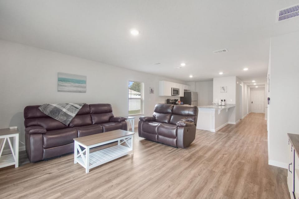 Spacious 4BR Palm Coast Home Near Beach & Golf Apartment in Palm Coast