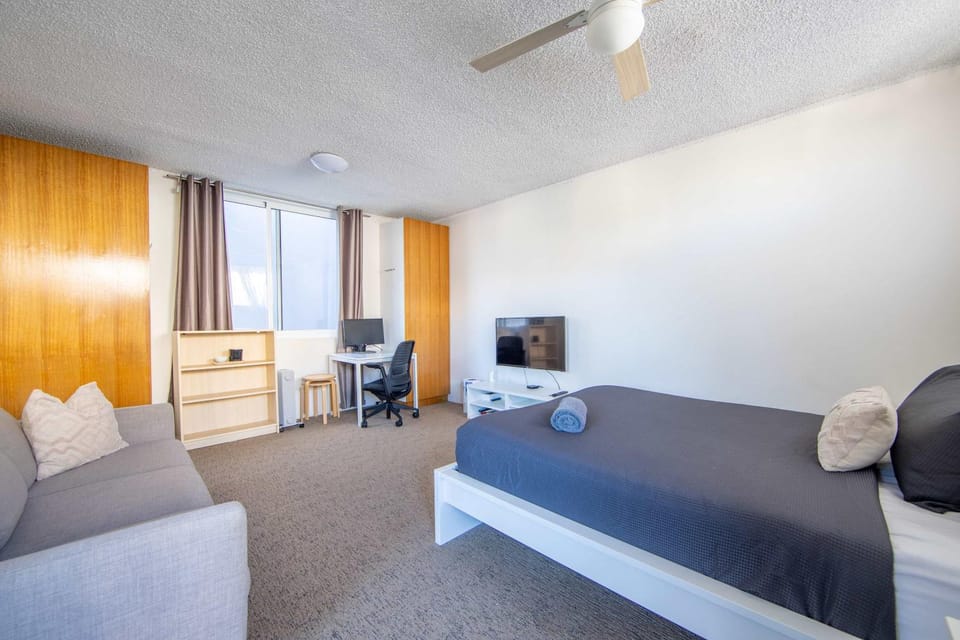 Bed, TV and multimedia, Living room, Photo of the whole room, Bedroom